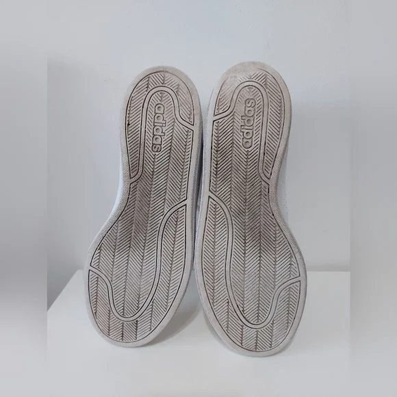 Adidas shoes - Picture 15 of 16